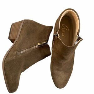 April by Italian Shoemakers Gravity Suede Booties Size 9M